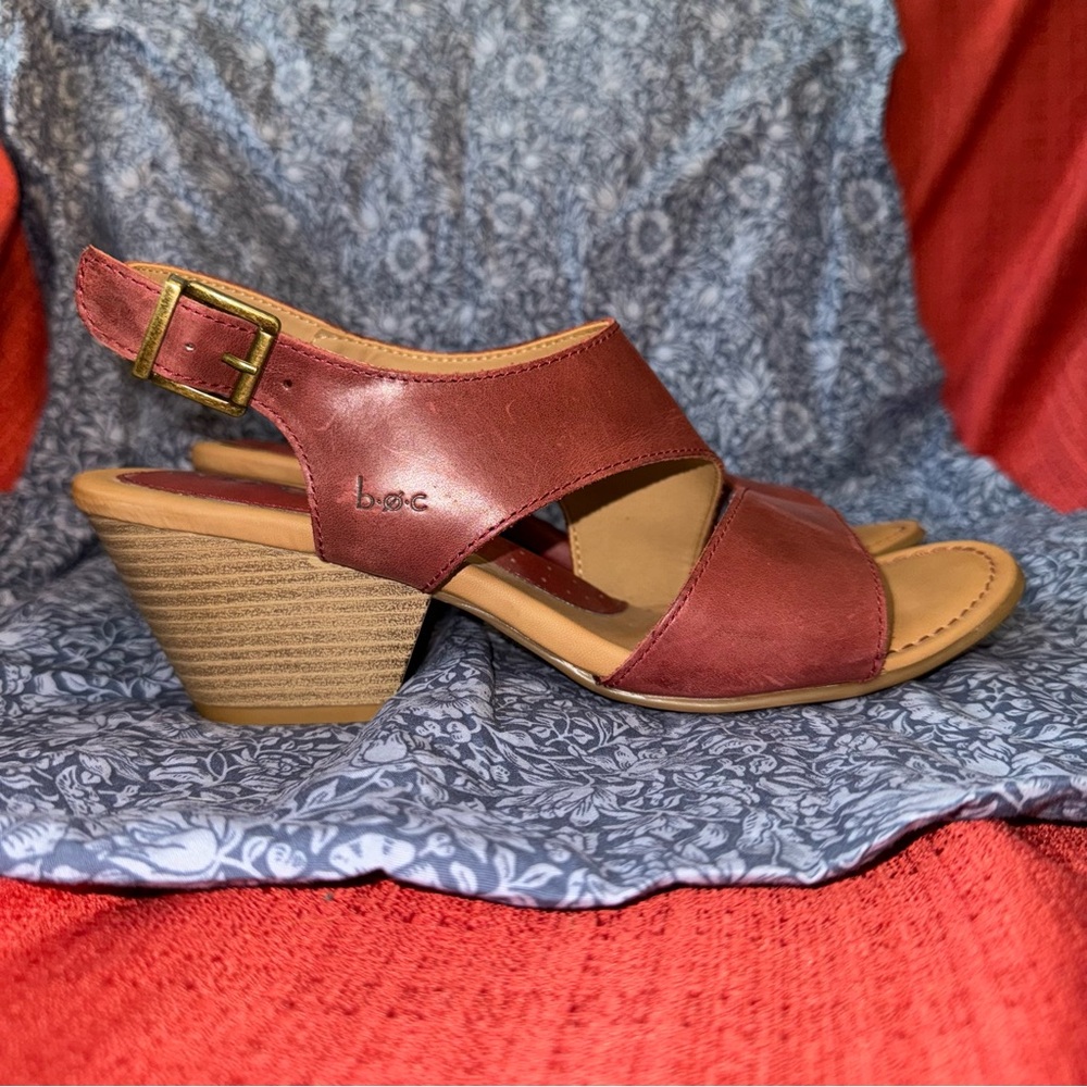 b.o.c. Angulo Women's Red Leather Sandals, Stacked Heel, Women’s 10, EUC